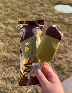 巧克力脆壳雪糕为什么让人上瘾？聊聊这层壳的门道